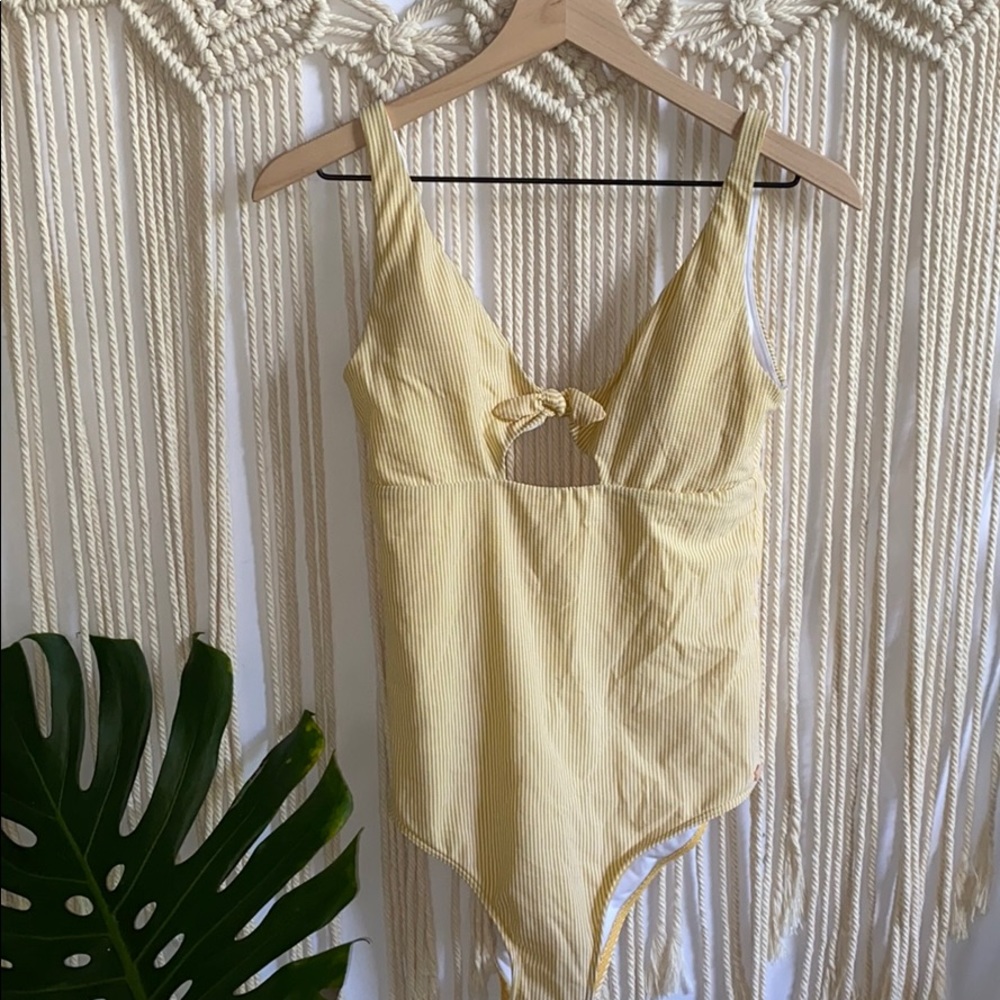 ROXY WOMENS ONE PIECE STRIPED SWIM SUIT SIZE L